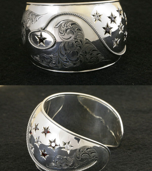 42.Catching-a-Stray-Bracelet-sterling-silver-almandine-pyrope-garnets-and-AAA-grade-white-sapphires-Benoit-Poulain