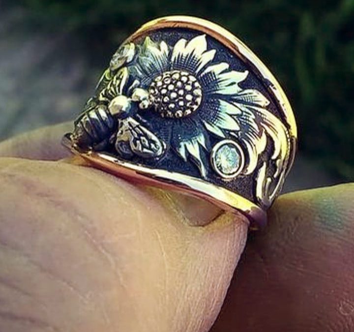 ART 9. Honey Bee Ring by Shawn Didyoung – SOLD