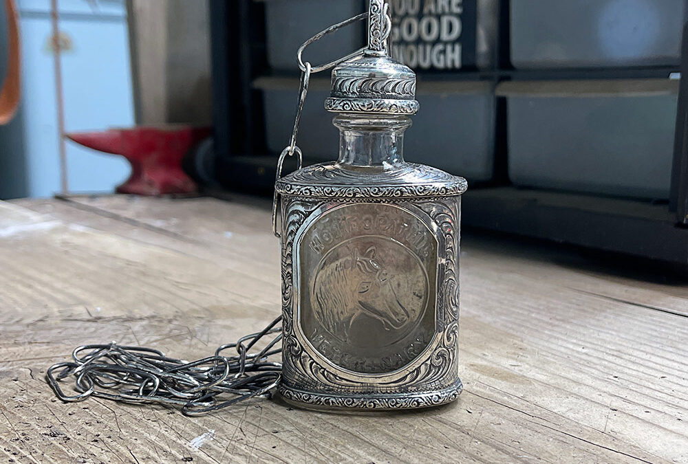 48-Laddan-Ledbetter-Pendant-Flask