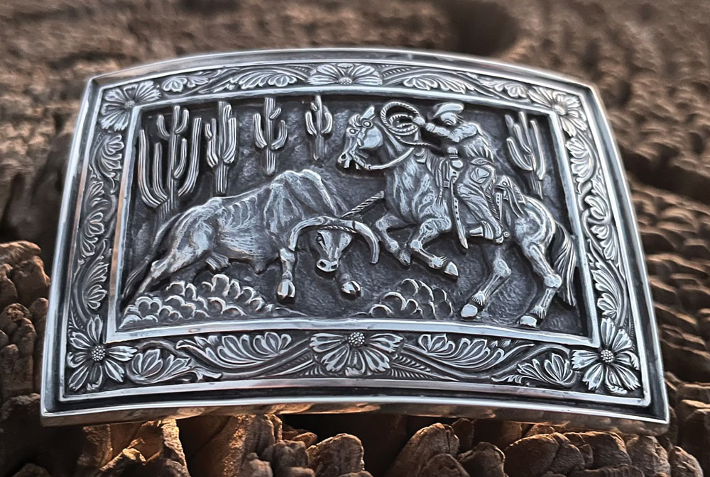 Mankato Style Spur Strap Buckles on Custom Straps by Baru Forrel