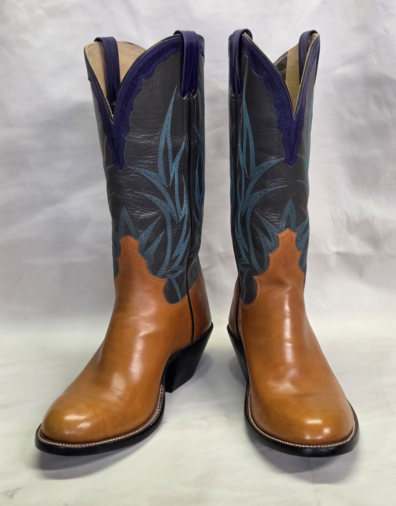 Mankato Style Spur Strap Buckles on Custom Straps by Baru Forrel