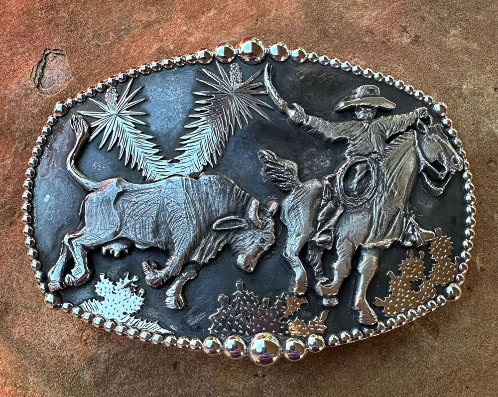 Mankato Style Spur Strap Buckles on Custom Straps by Baru Forrel