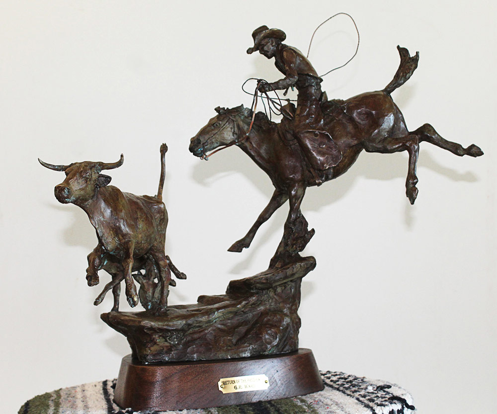 Mankato Style Spur Strap Buckles on Custom Straps by Baru Forrel